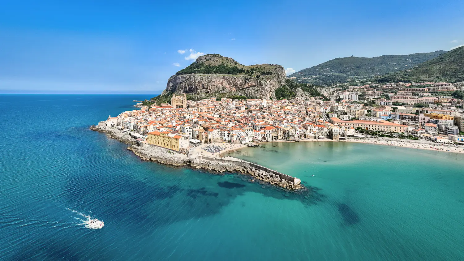 Cefalu, Italien Sizilien Schöne Aussicht auf das Meer und Cefalu Stadt auf Sizilien in Italien