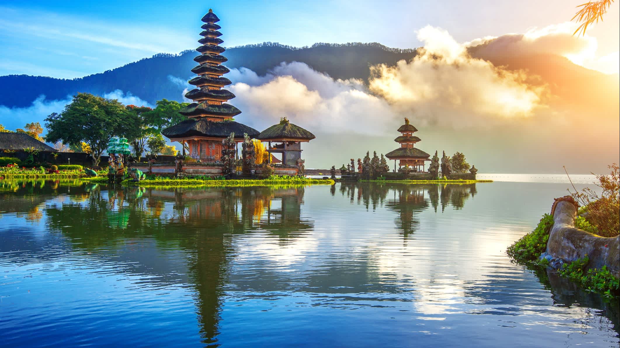 Blick auf den Pura Ulun Danu Bratan Tempel in Bali, Indonesien

