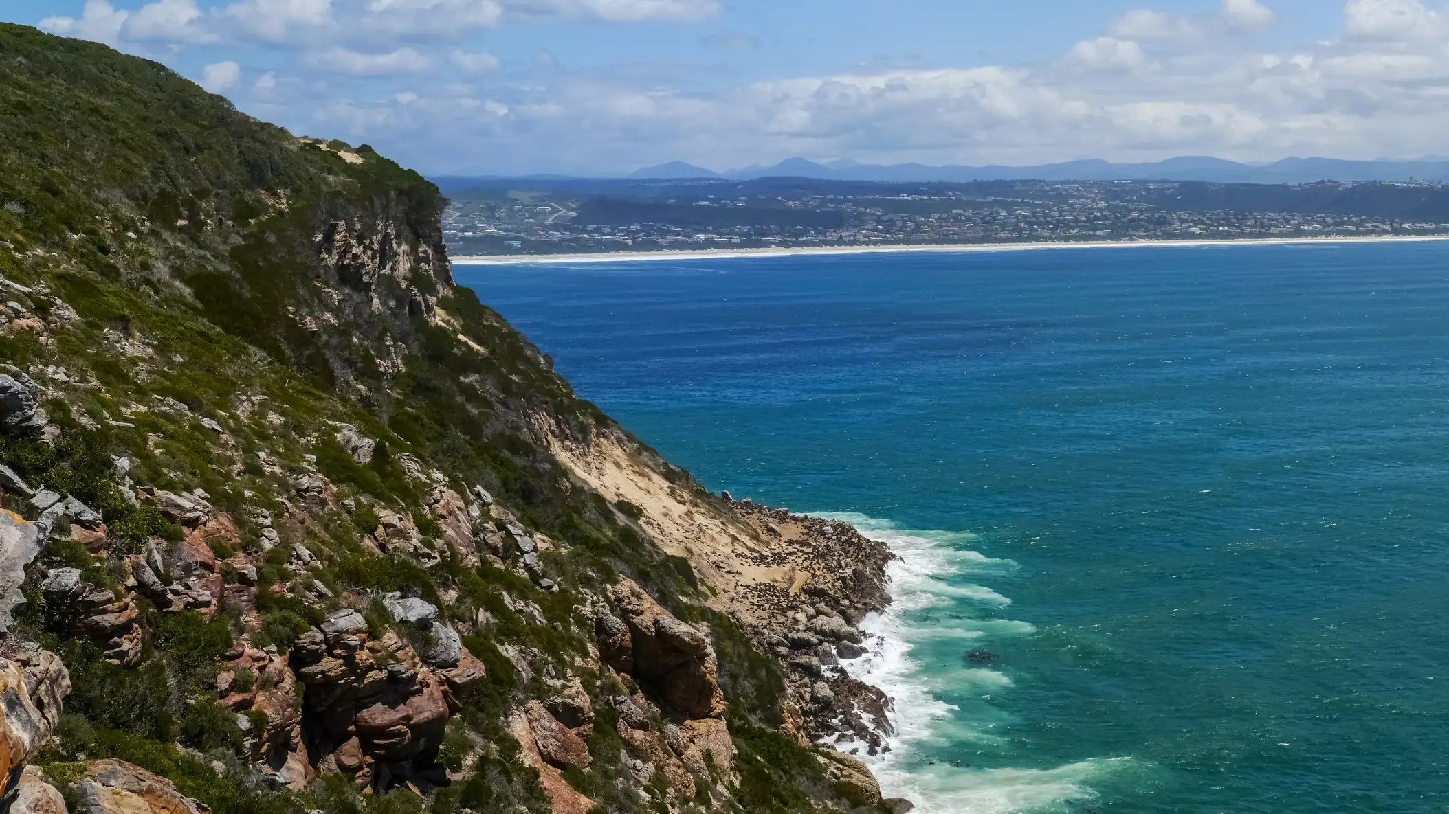 La côte longeant la péninsule de Robberg en Afrique du Sud