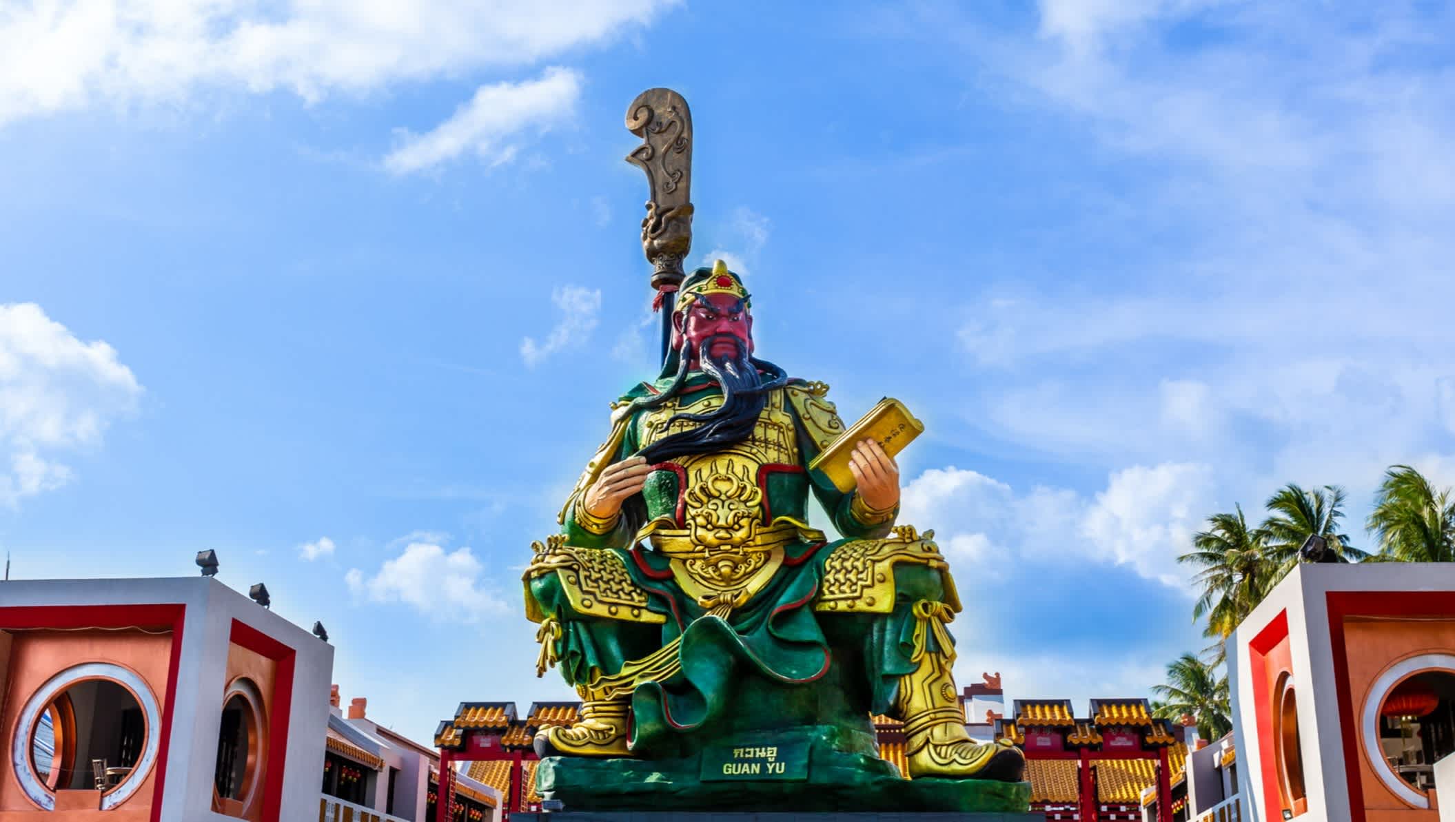 Statue de Guan Yu au complexe de temples Guan-Yu Koh Samui Shrine sur Koh Samui, Surat Thani, Thaïlande


