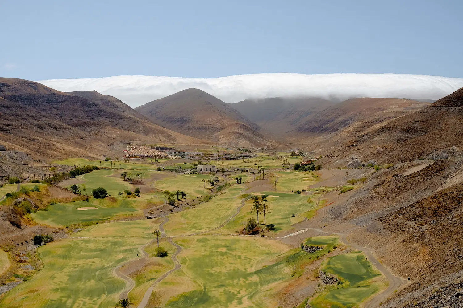 Espagne, Îles Canaries, Fuerteventura Vue sur le terrain de golf vert à Fuerteventura, îles Canaries, Espagne.