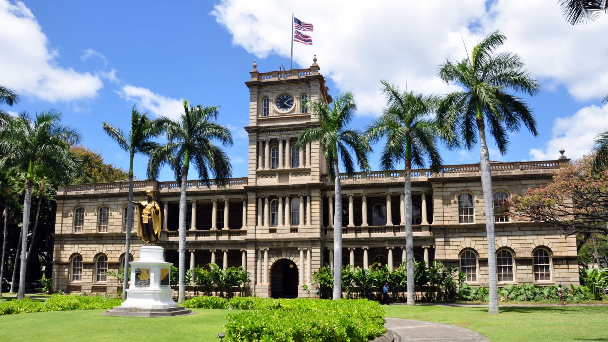 Ali'iolani Hale ou la maison du roi céleste a été conçue comme un palais et construite en 1874 à Hawaii, aux États-Unis.