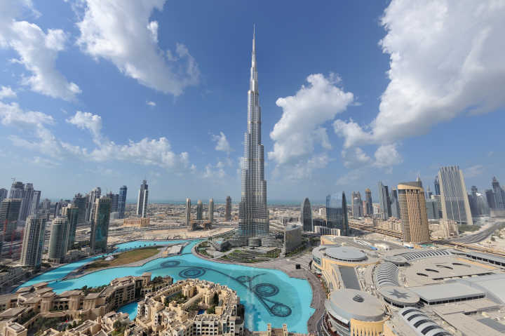 Erhöhter Blick auf die Stadt Dubai