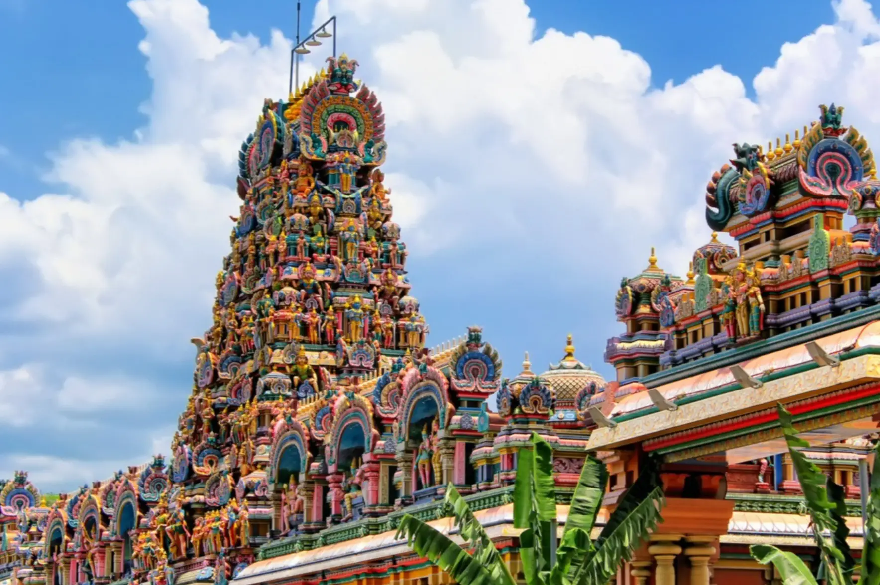 Malaisie, Kuala Lumpur, temple Sri Maha Mariamman Vue sur le toit du Temple Sri Maha Mariamman à Kuala Lumpur, Malaisie