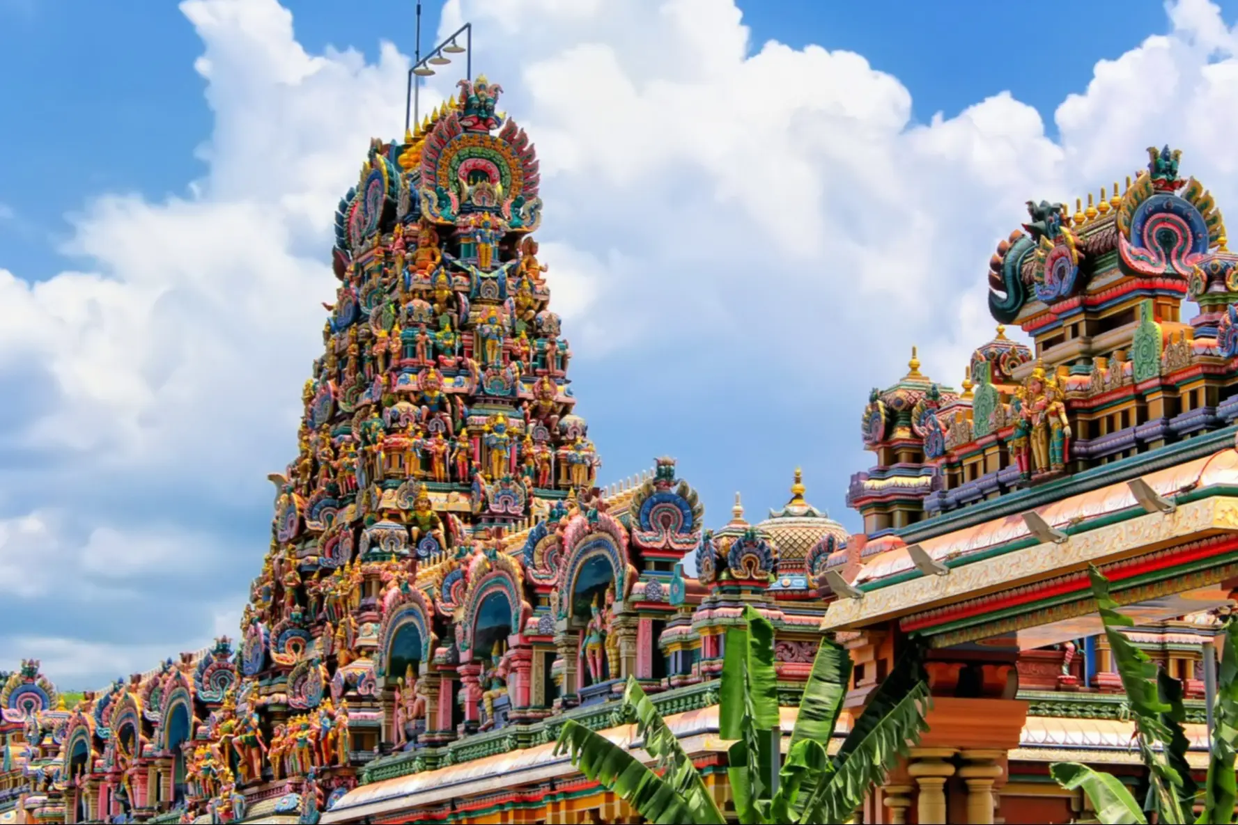 Malaisie, Kuala Lumpur, temple Sri Maha Mariamman Vue sur le toit du Temple Sri Maha Mariamman à Kuala Lumpur, Malaisie