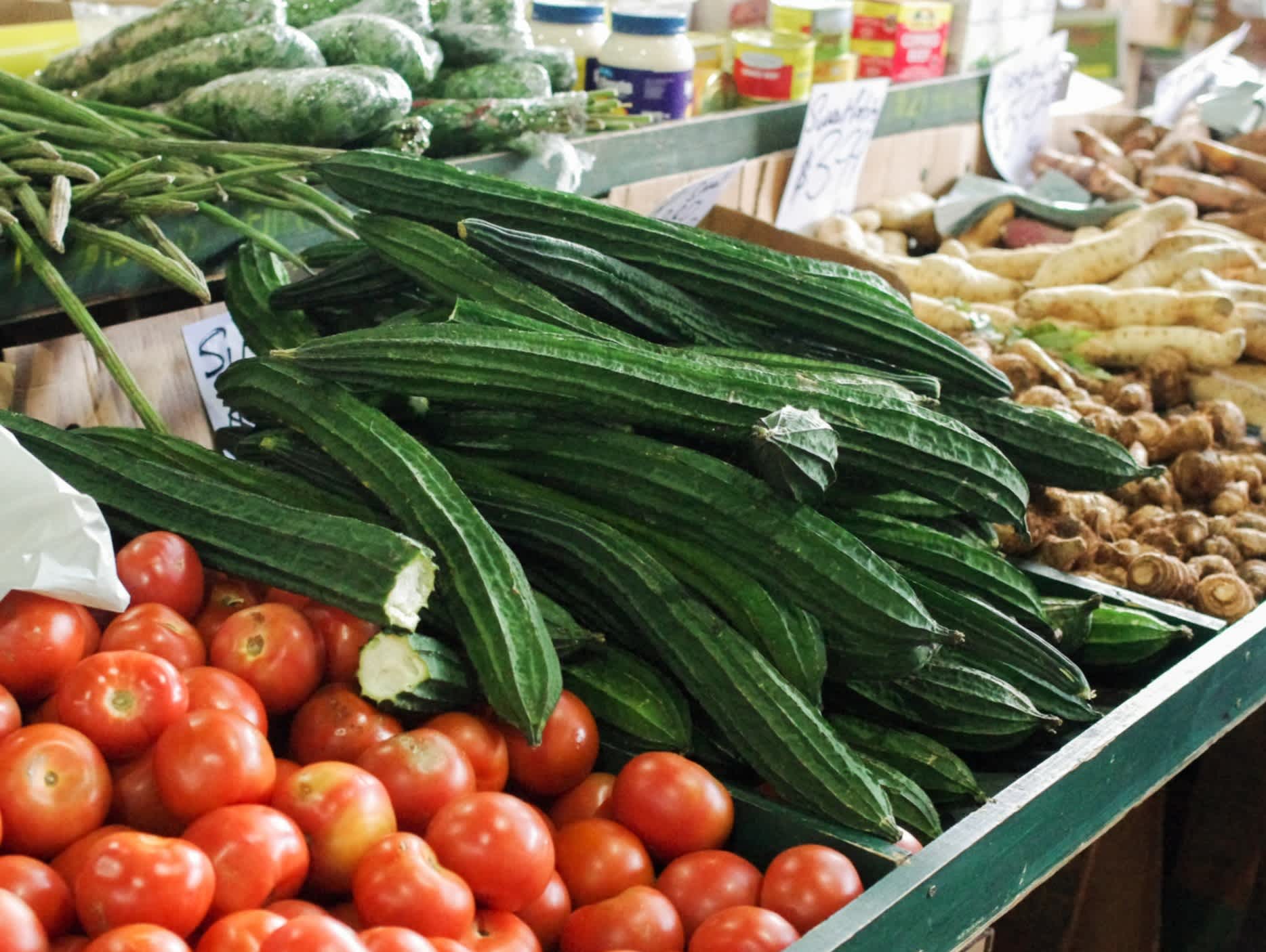 Marktstand mit frischem Gemüse in Sydney.