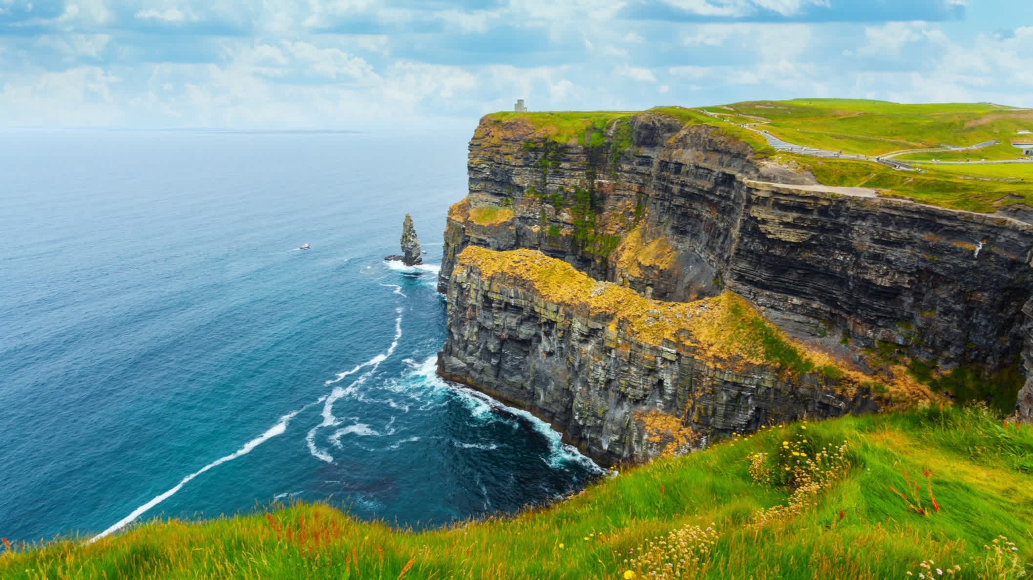 Vue sur les falaises de Moher en Irlande