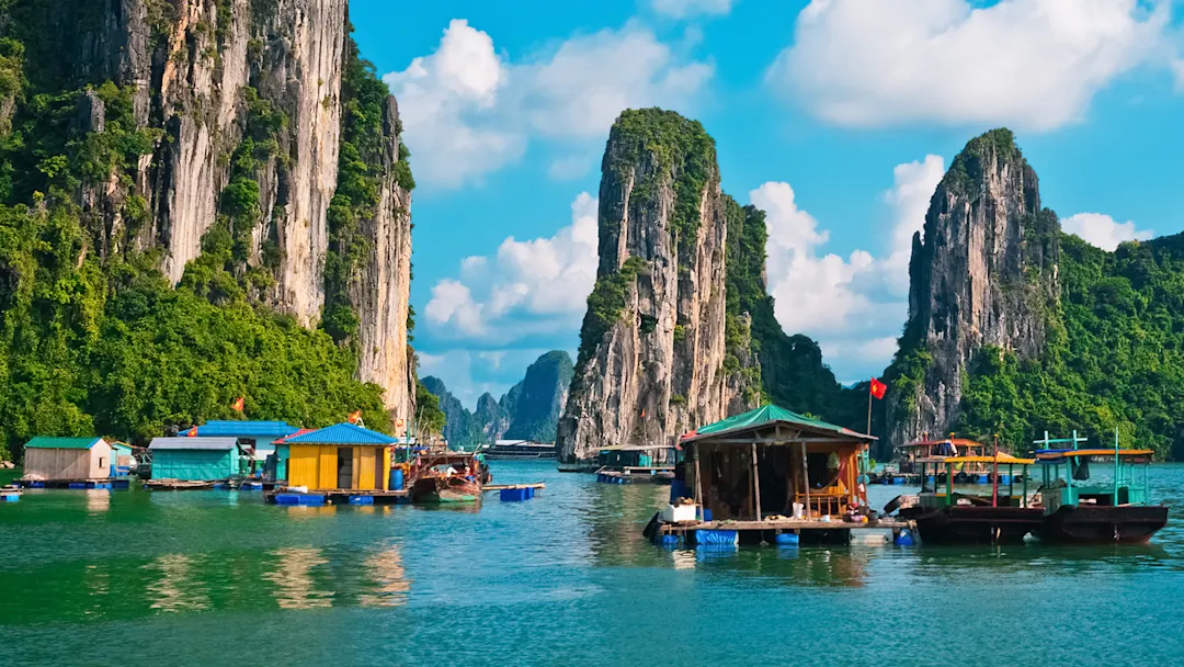 Asien - Vietnam - Bucht mit Felsen