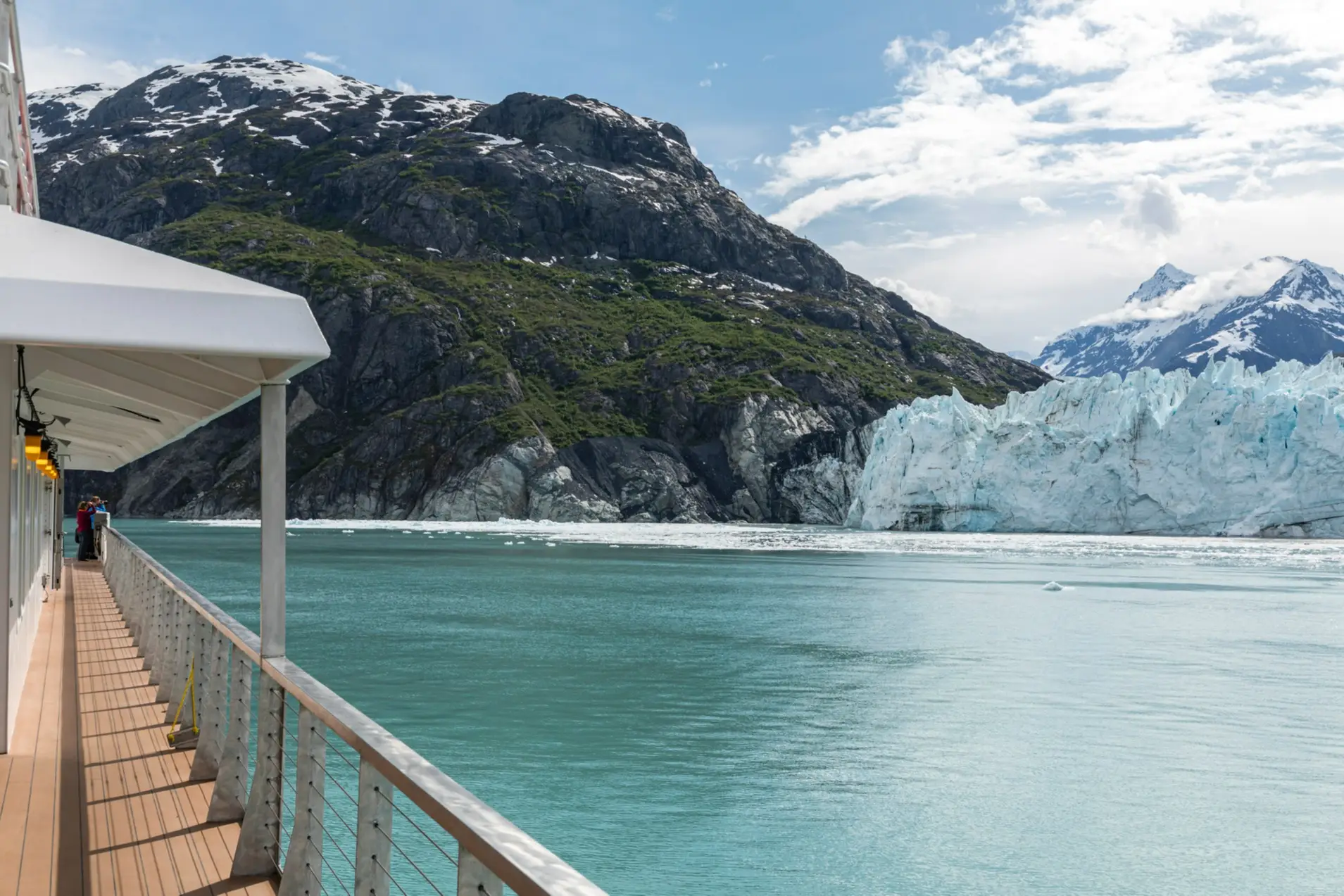 Alaska, Kreuzfahrt Kreuzfahrtschiff im Glacier Bay National Park in Alaska.