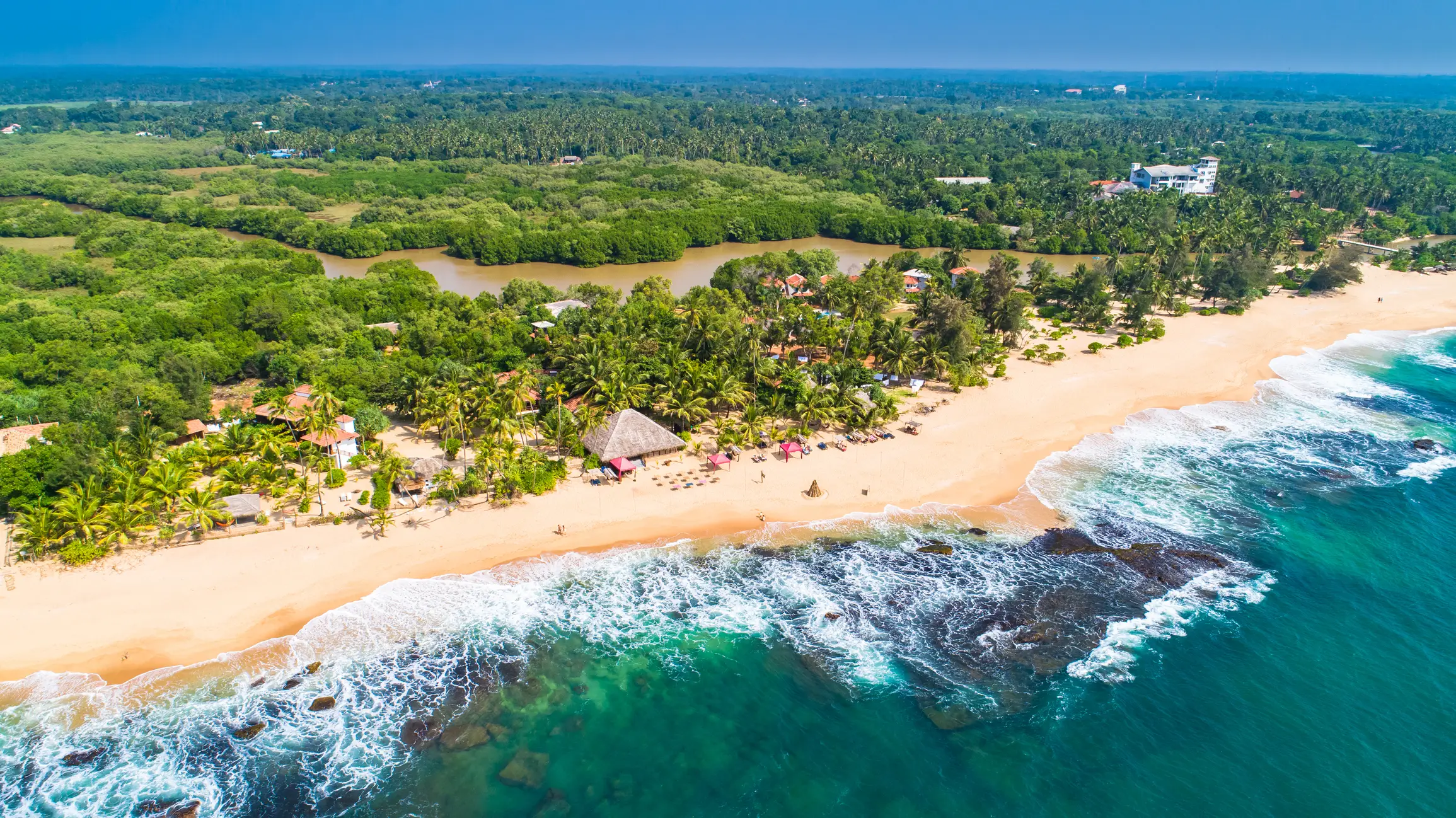 Sri Lanka, Hambantota, Strand Luftaufnahme des Strandes von Hambantota, unweit des Golf Resorts
