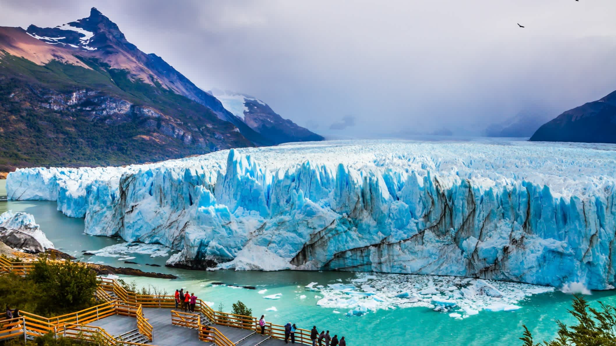 Le grandiose glacier Perito Moreno dans la partie argentine de la Patagonie. 