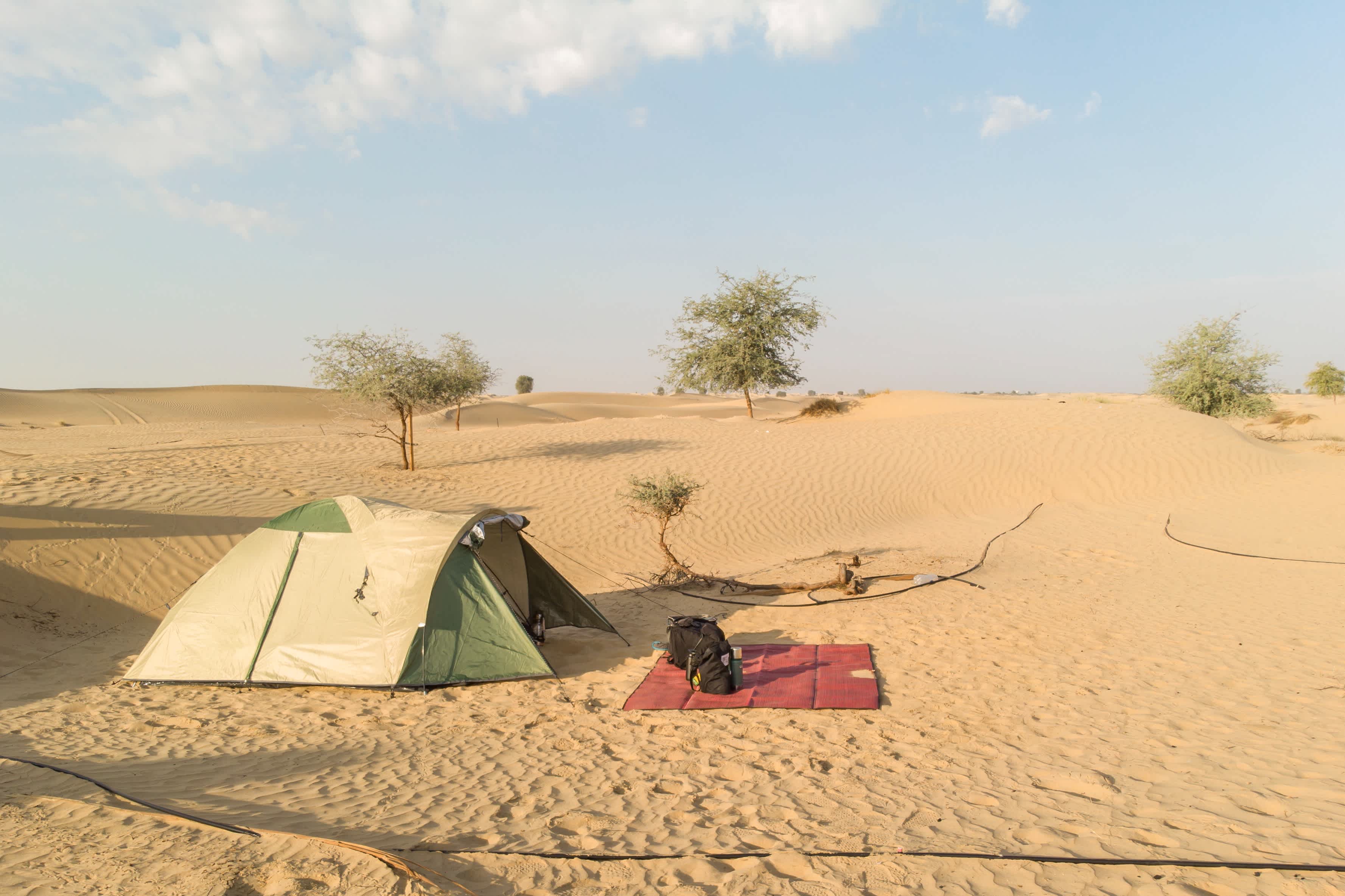 Zelt auf einem Wüsten-Campingplatz