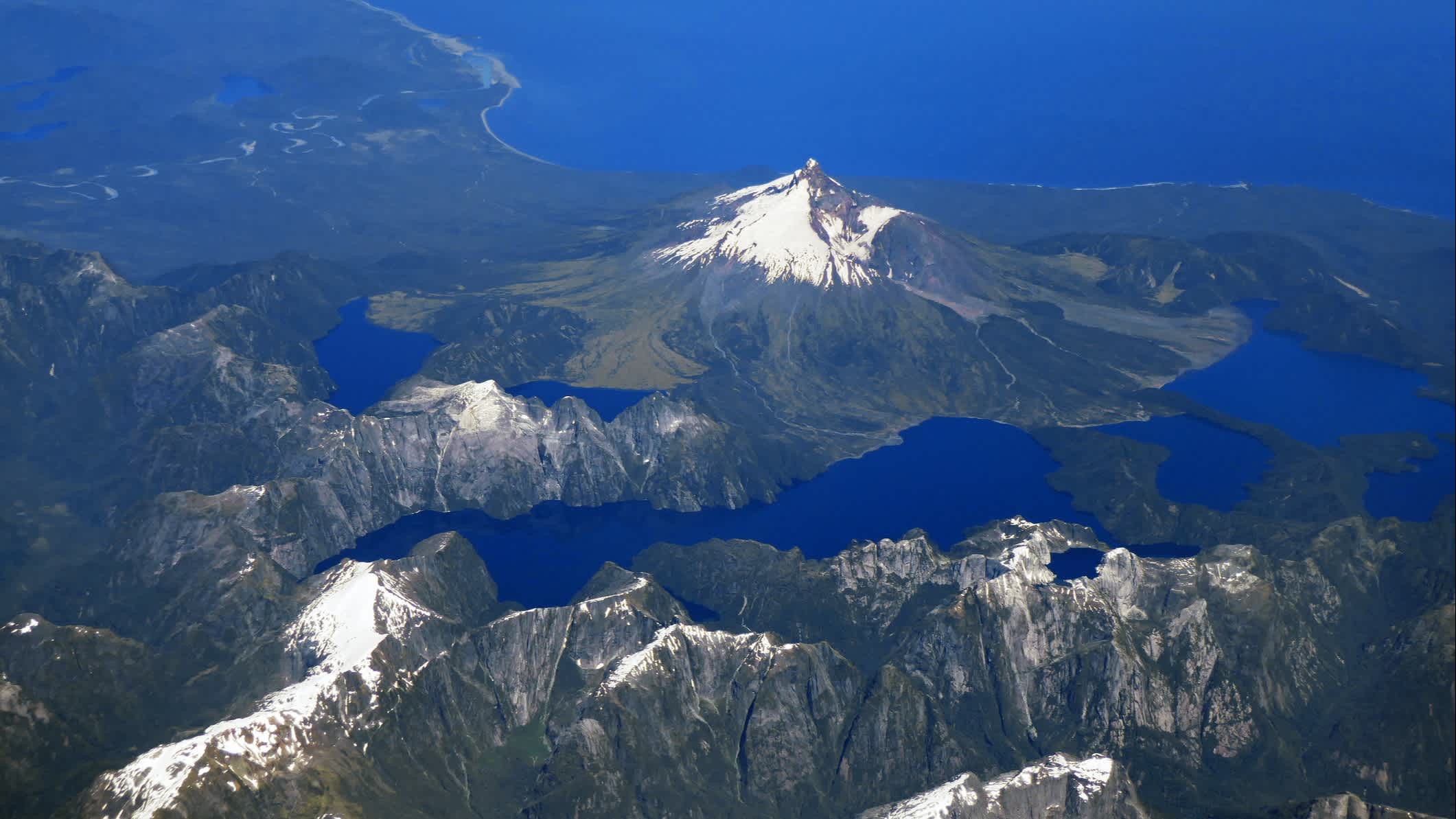 Die Luftaufnahme des Corcovado-Nationalparks in den südlichen Anden, Chile.