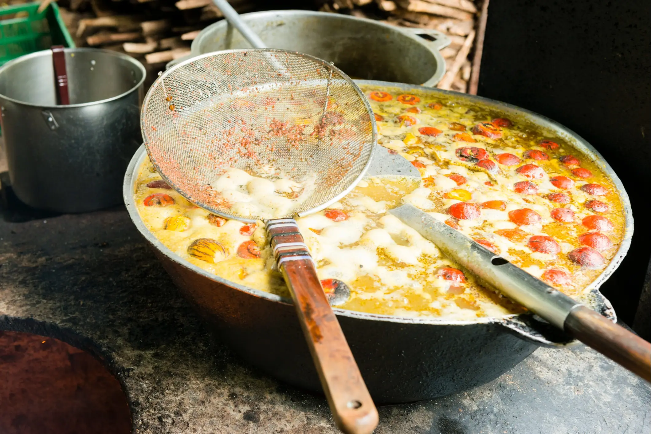 Costa-Ricanisches Essen, Sopa de Pejibaye Traditionelle Costa-ricanische Pejibaye Obst Zubereitung in kochendem Wasser