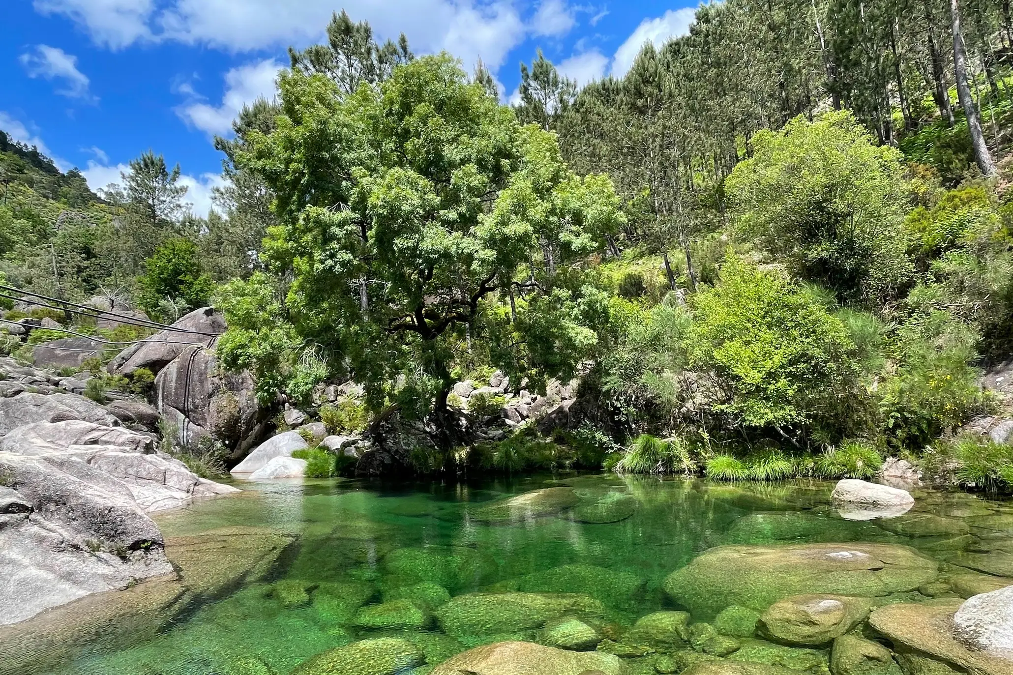 Vue sur le lac du parc national de Peneda-Geres, Portugal.