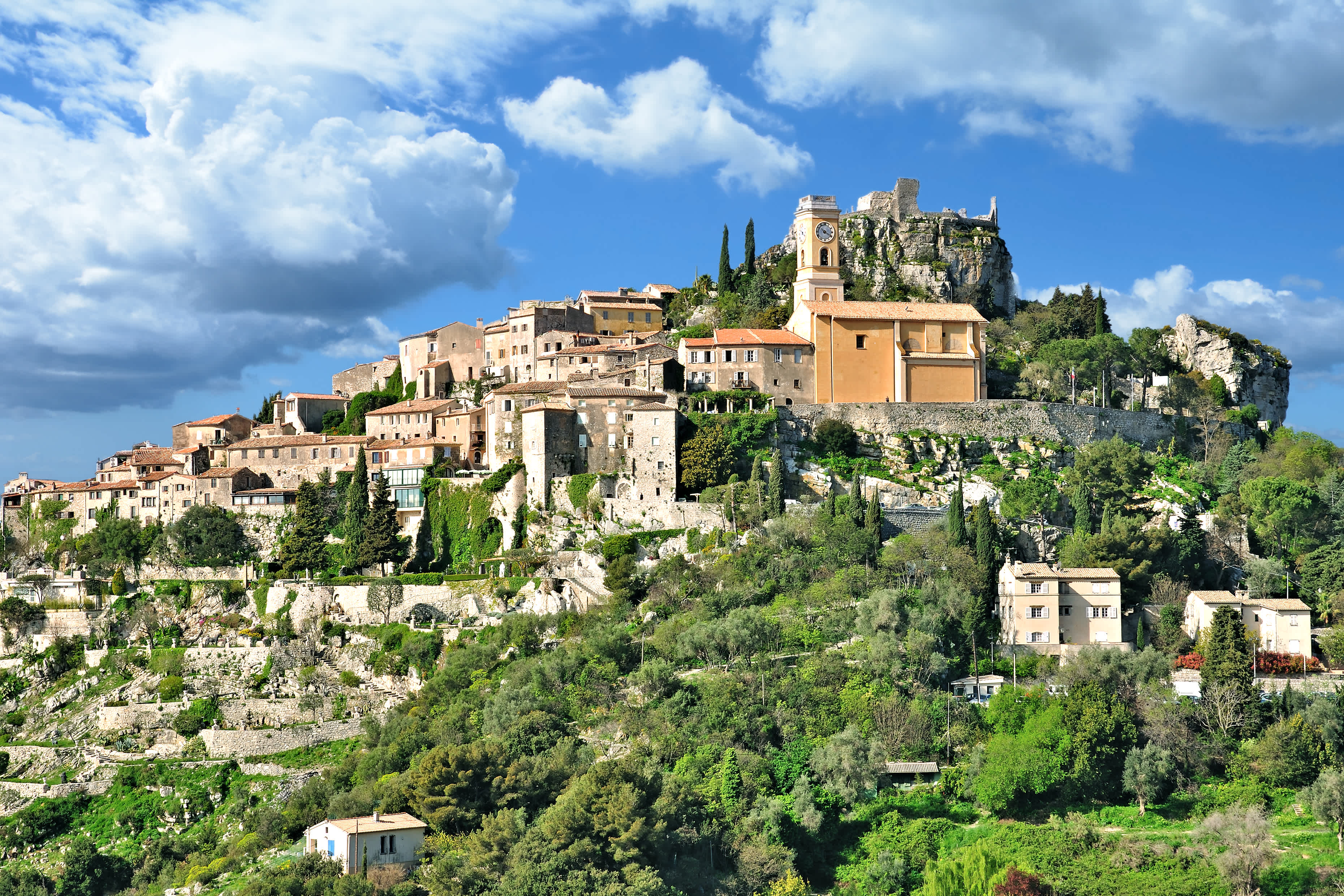 Vue panoramique sur le village médiéval pittoresque d'Eze près de Monaco et Nice sur la Côte d'Azur.