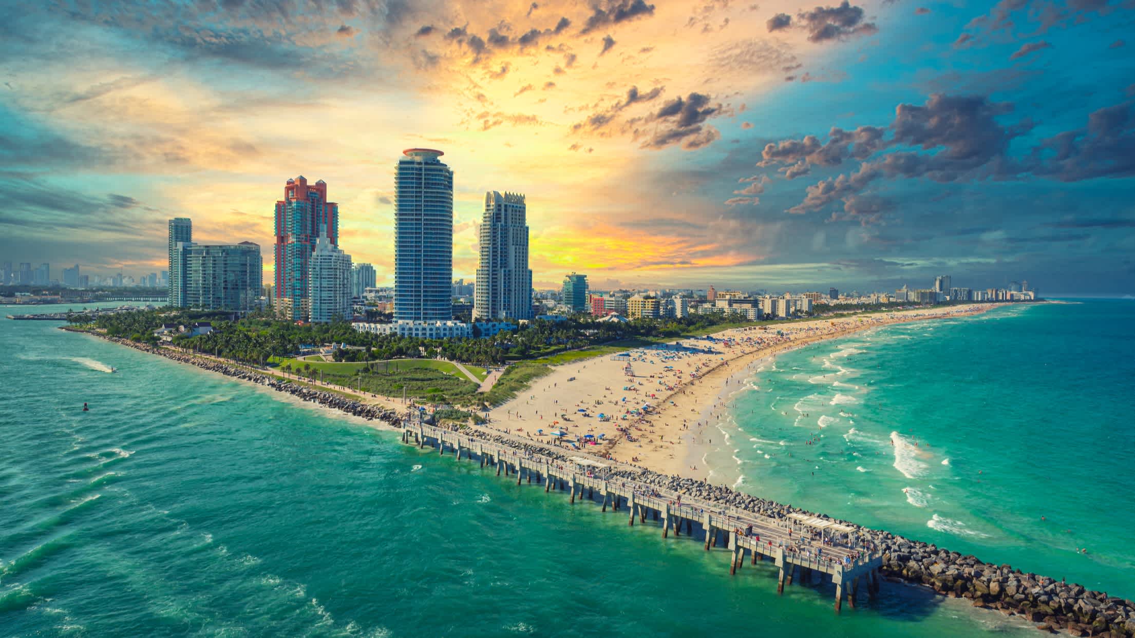 Sonnenuntergang in Miami, South Beach, Florida, USA