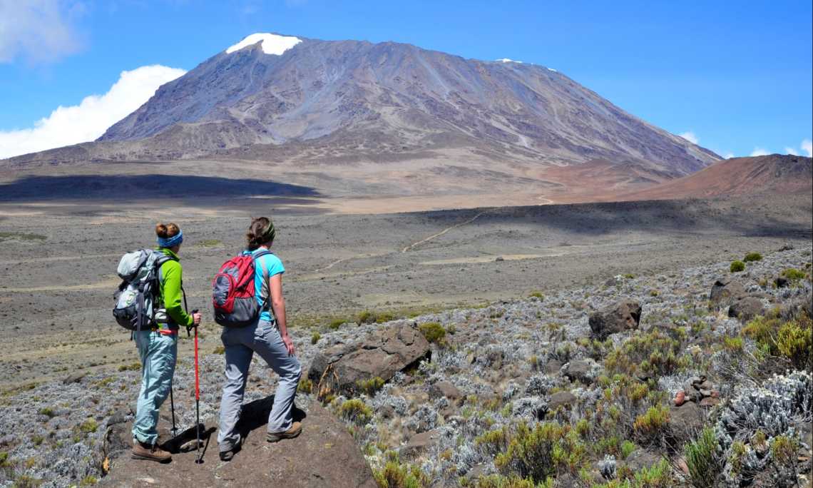 Besteigen Sie während Ihres Urlaubs in Tansania den Gipfel des Kilimandscharo. 