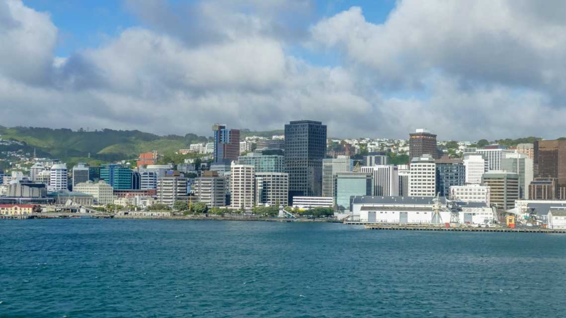 Blick auf die Oriental Bay in Wellington, der Hauptstadt Neuseelands