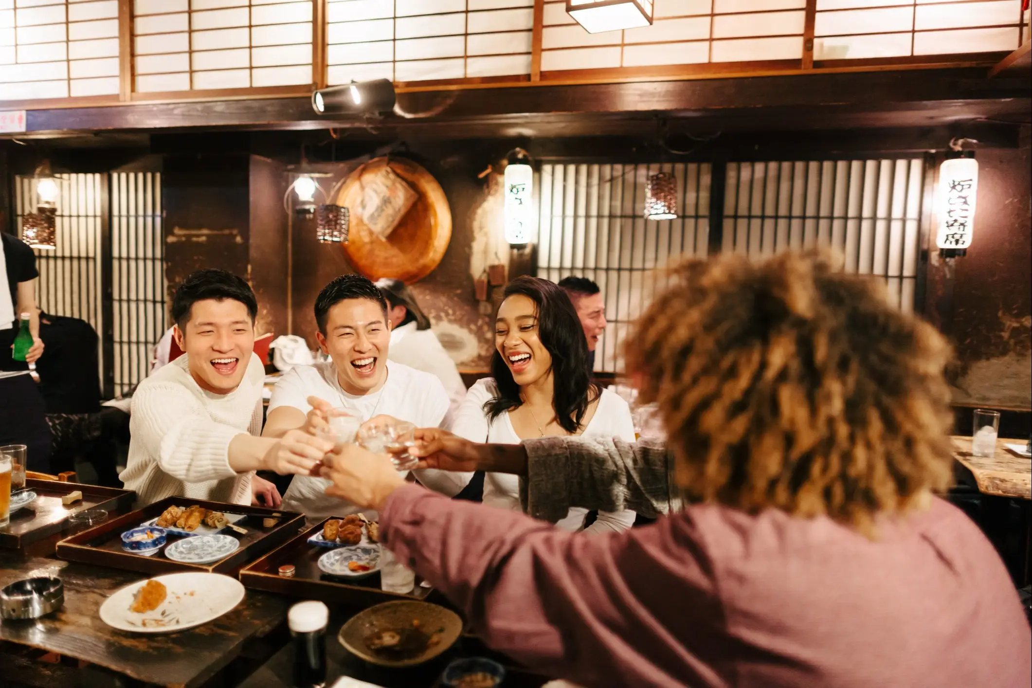 Japan, Sake Alkohol in japanischem Stil trinken