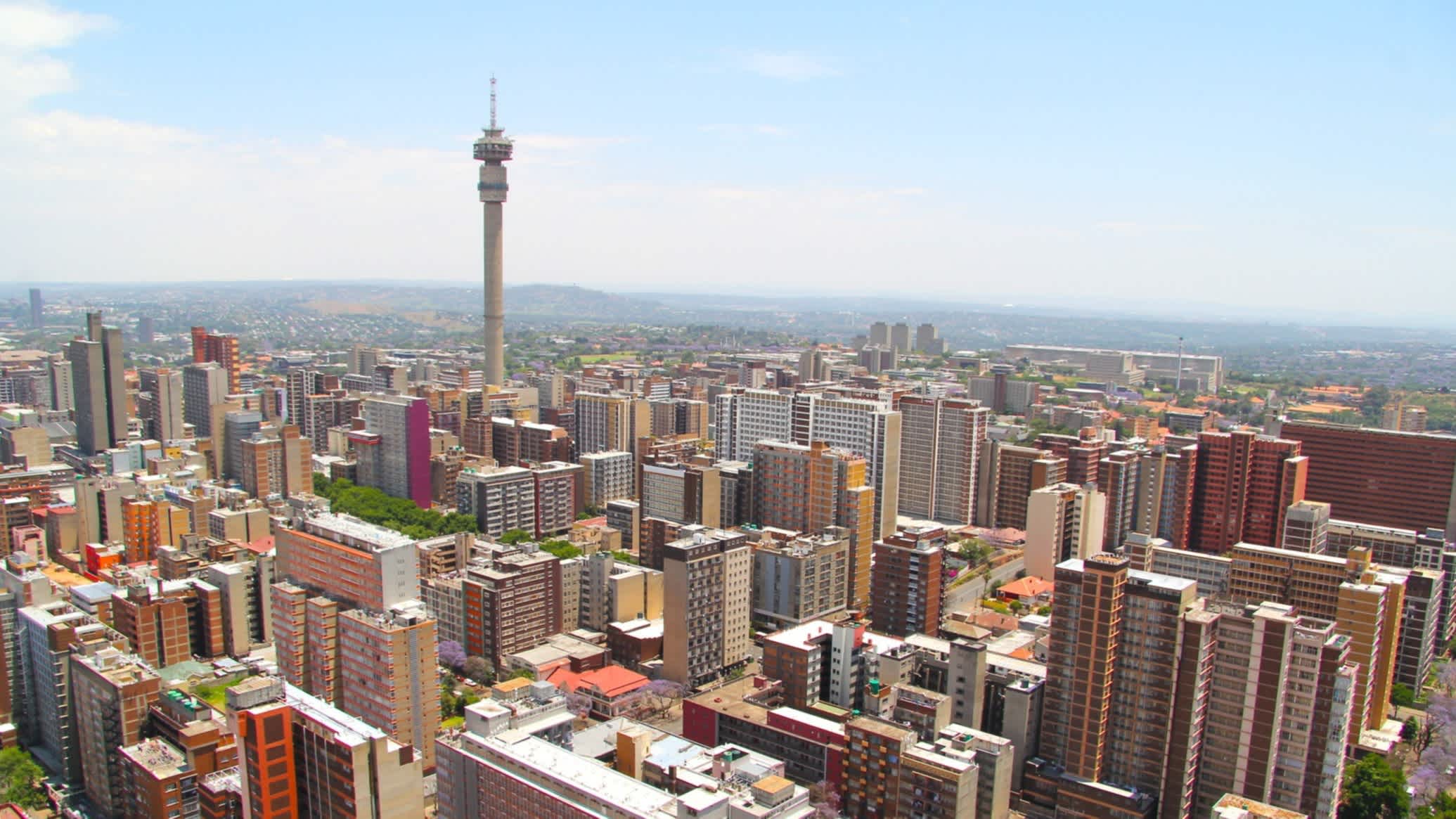 Blick auf die Skyline von Johannesburg in Südafrika