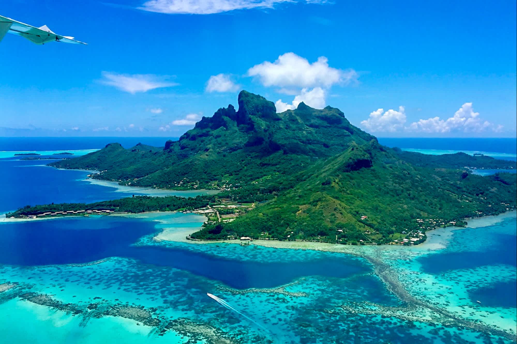 Die Luftaufnahme der Insel Bora Bora, Französisch Polynesien. 
