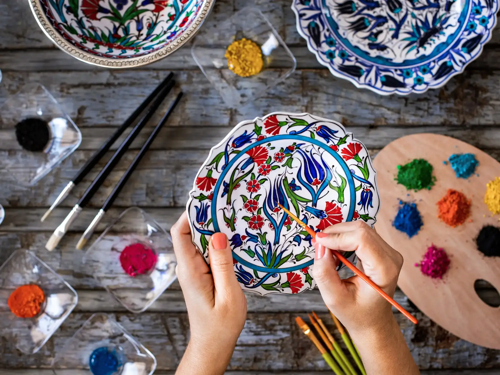 Atelier de peinture sur carreaux de céramique