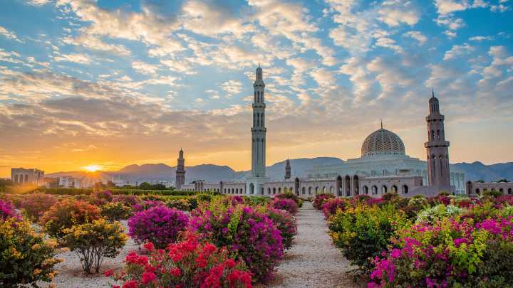Ne manquez pas la Grande Mosquée de Mascate lors de votre voyage à Oman au Moyen-Orient.