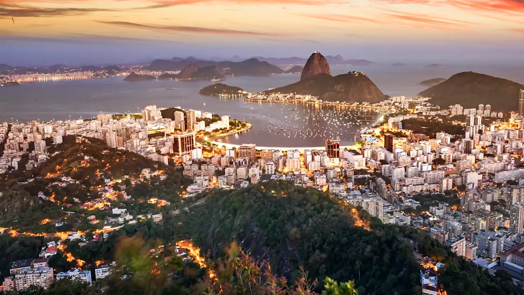 Stadt mit Hafen und Zuckerhut, Rio de Janeiro, Rio de Janeiro, Brasilien.
