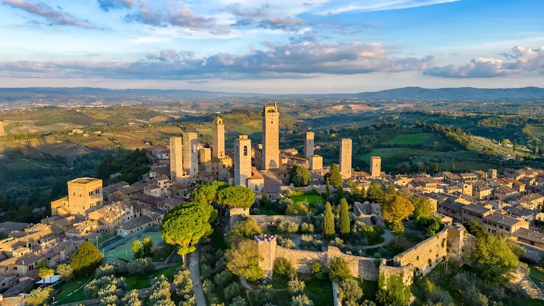 San Gimignano in der Toskana und der italienischen Landschaft