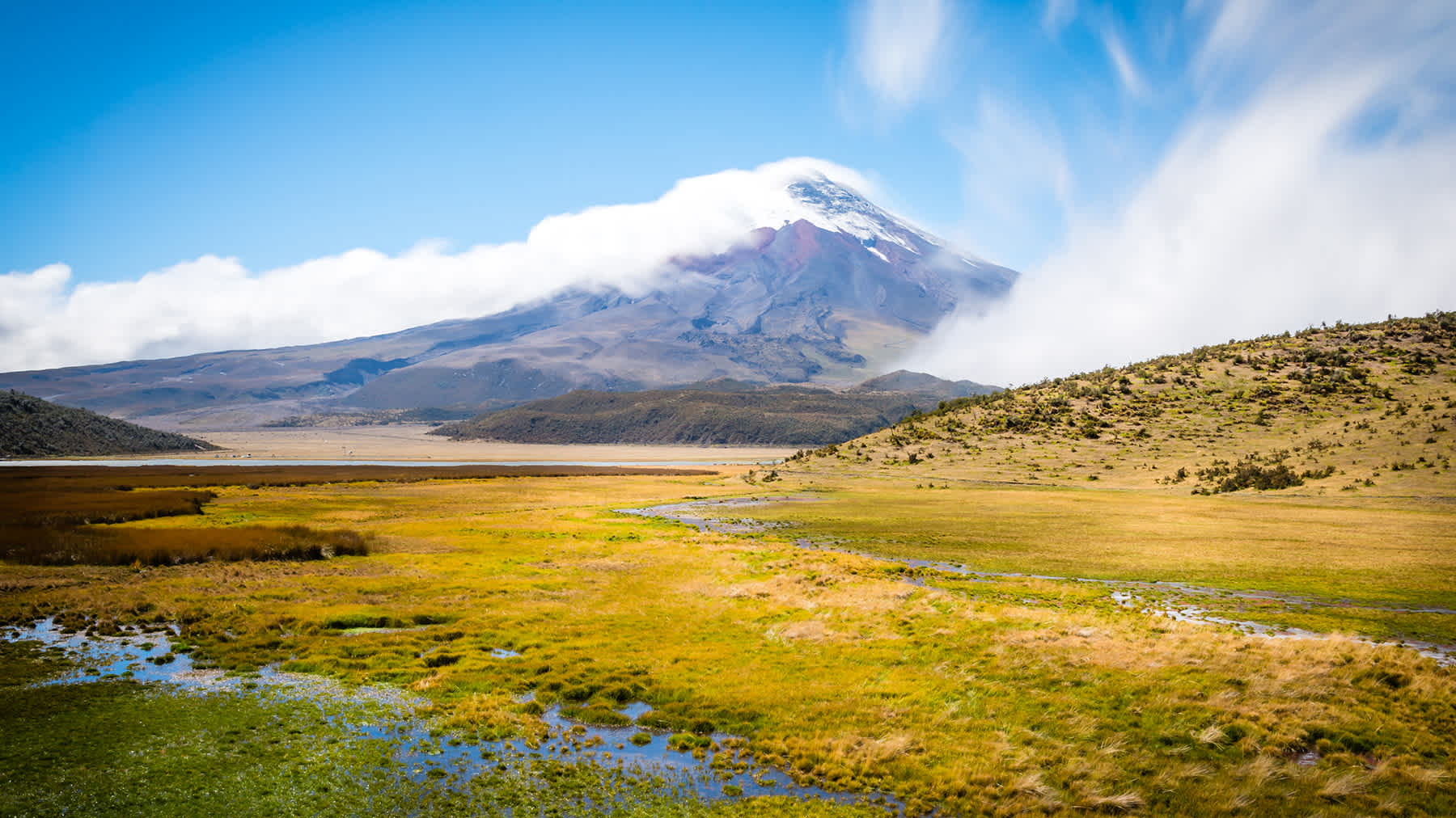 Blick in die weite Natur von Ecuador - ein unvergessliches Erlebnis auf einer Reise mit Tourlane