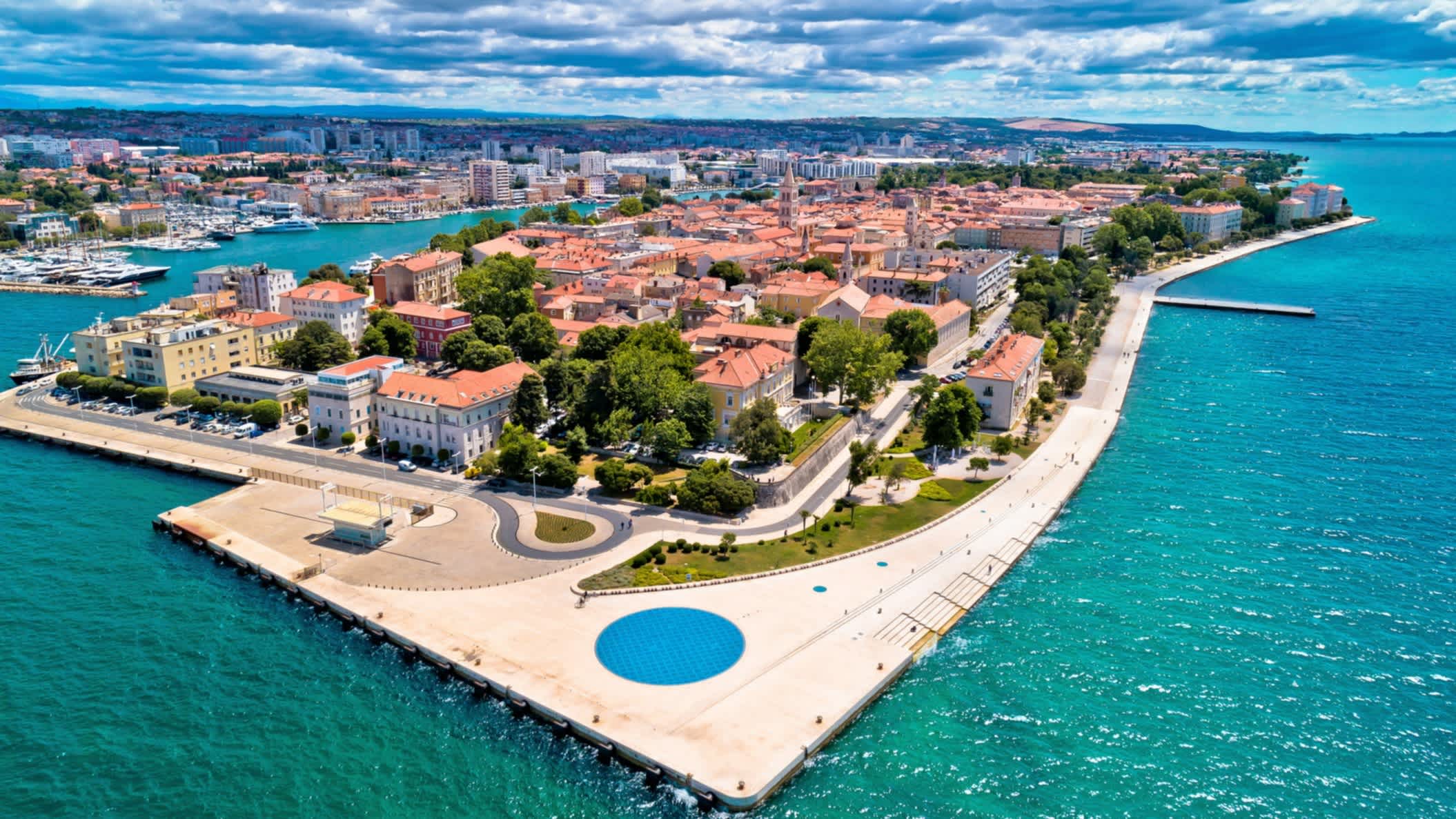 Vue aérienne panoramique de la ville de Zadar, Dalmatie, Croatie
