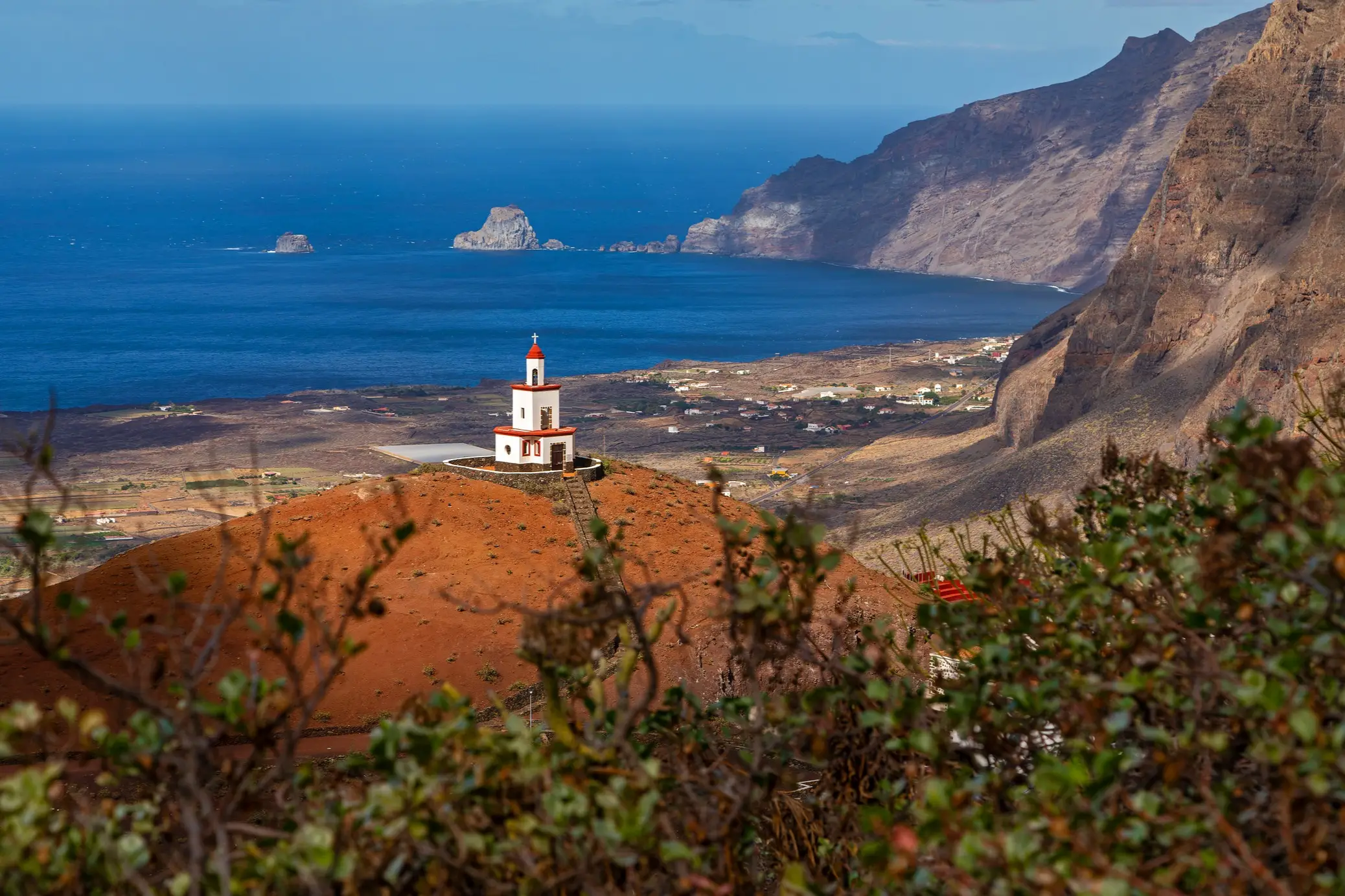 Spanien, El Hierro, La Frontera Glockenturm der Kirche La Candelaria in La Frontera, El Hierro, Kanarische Inseln, Spanien.