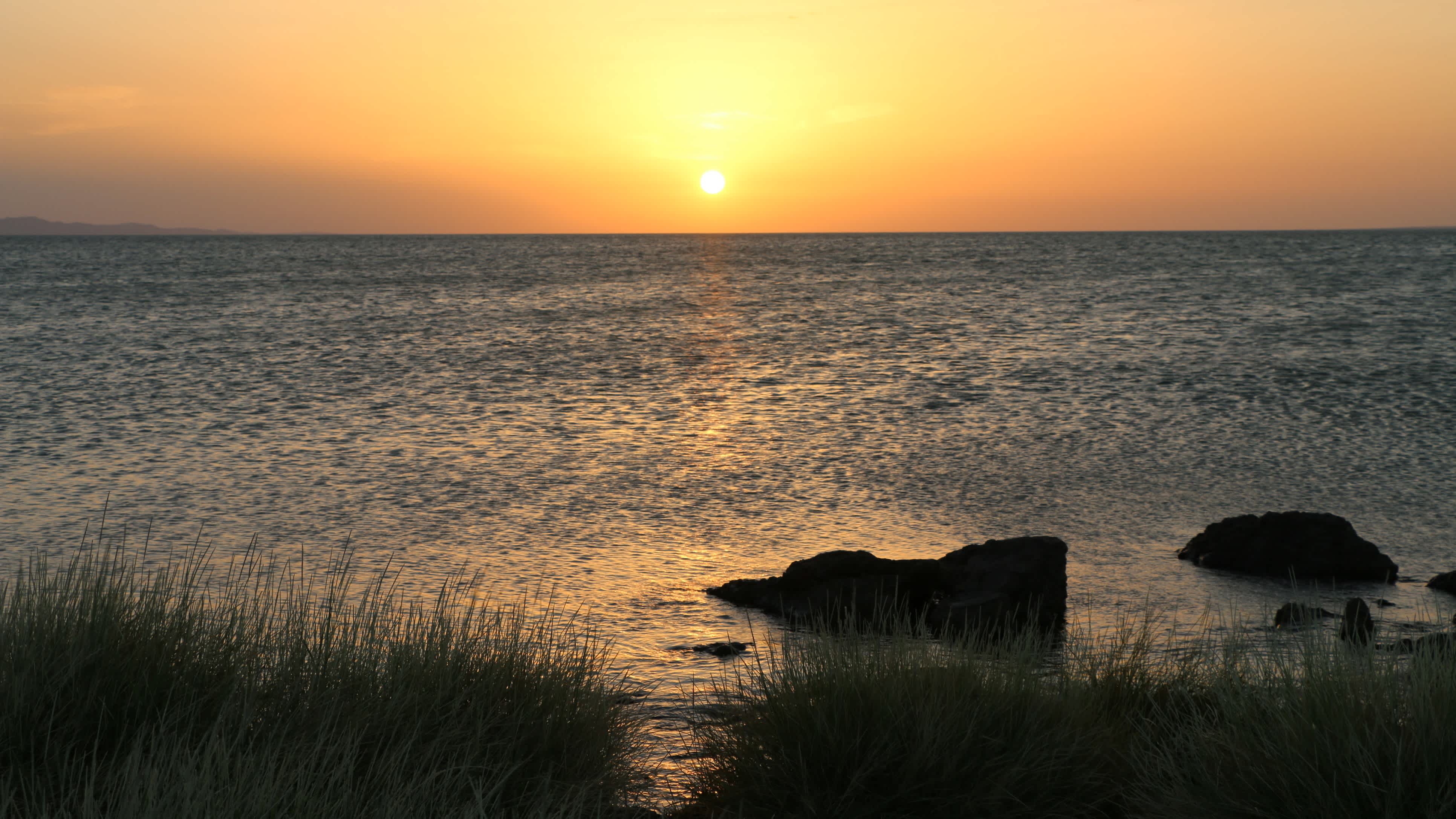 Coucher de soleil sur le lac Turkana au Kenya