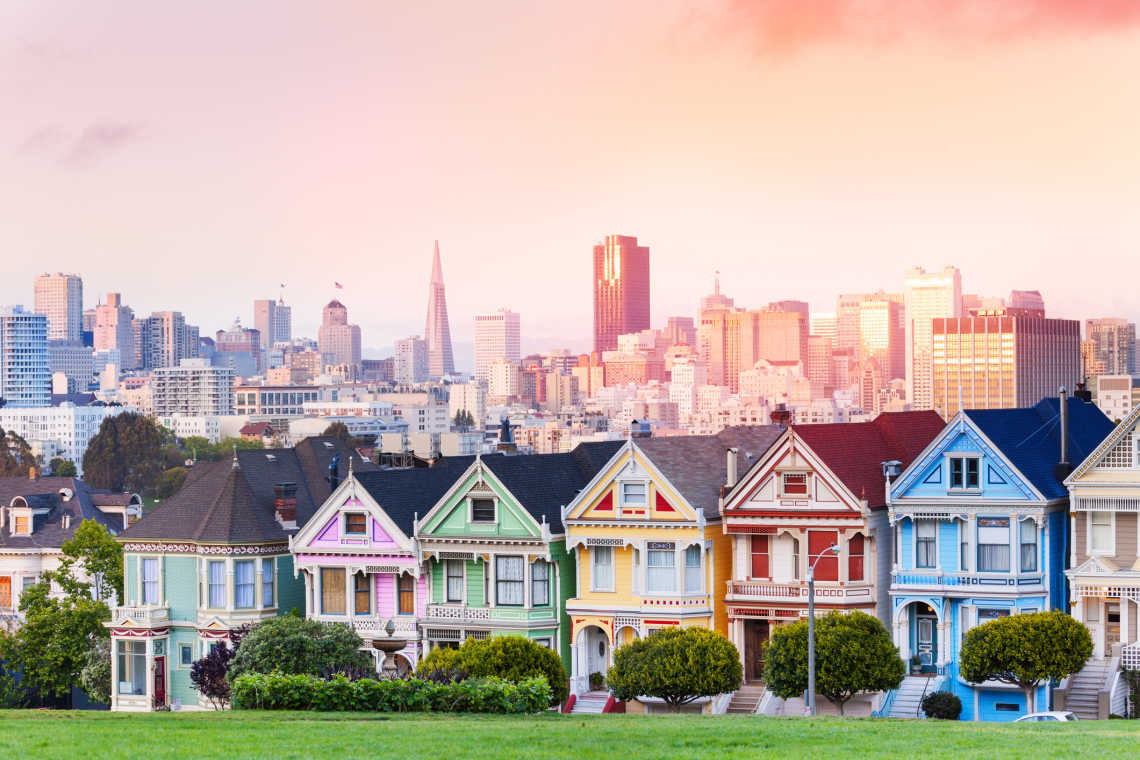 Les maisons victoriennes colorées surnommées Painted Ladies à San Francisco en Californie, États-Unis