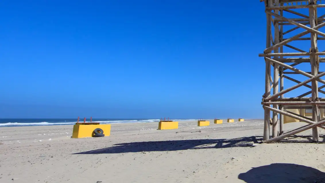 Namibie, plage Torra Bay Tour abandonnée sur la plage de Torra Bay