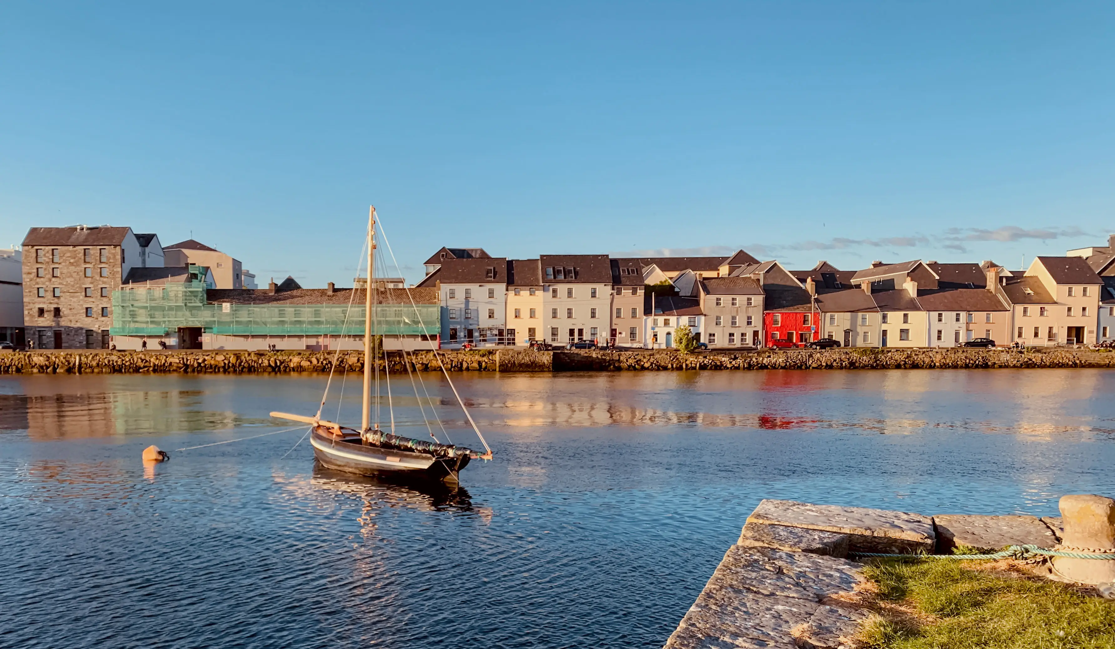 Irlande Galway Belle vue panoramique au coucher du soleil sur le Claddagh Galway dans la ville de Galway, Irlande
