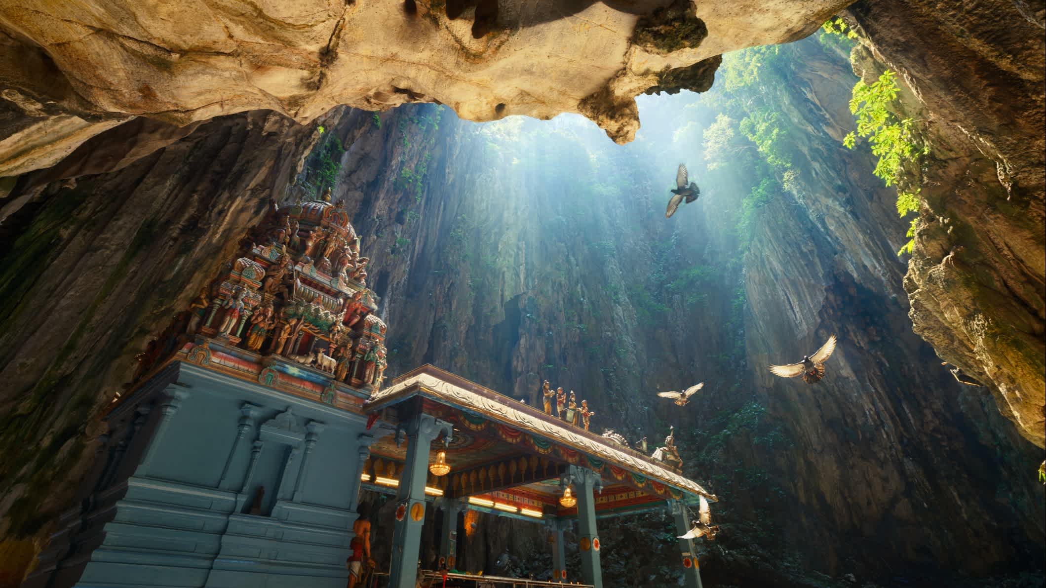 Tempel innerhalb der Höhle, Batu-Höhlen, Kuala Lumpur, Malaysia