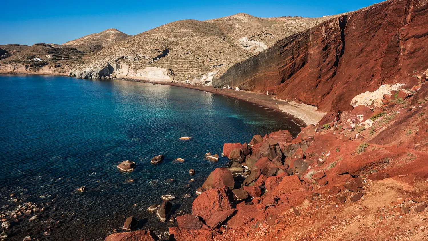 Greece, Santorini, Kokkini Ungewöhnlicher und einzigartiger roter Strand auf Santorin, Griechenland