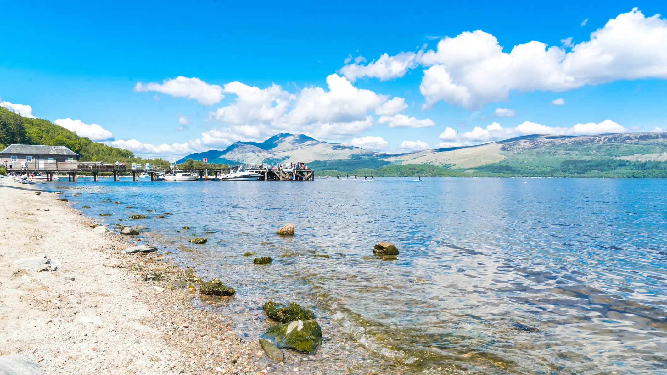 Schottland, Luss Der Landschaft von Loch Lomond bei Luss in Schottland.