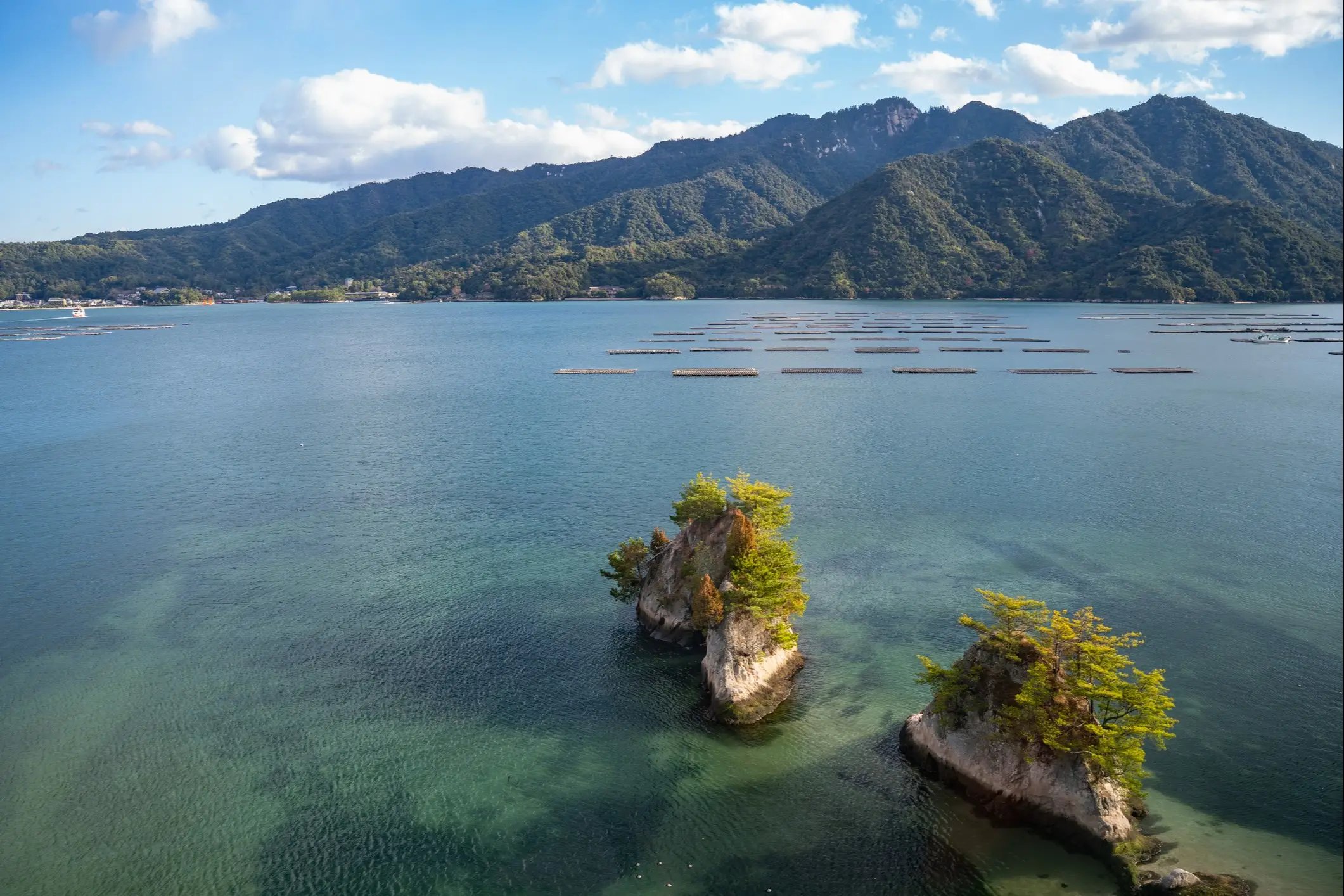 Paysage de l'île de Miyajima et de la mer intérieure de Seto, Japon.