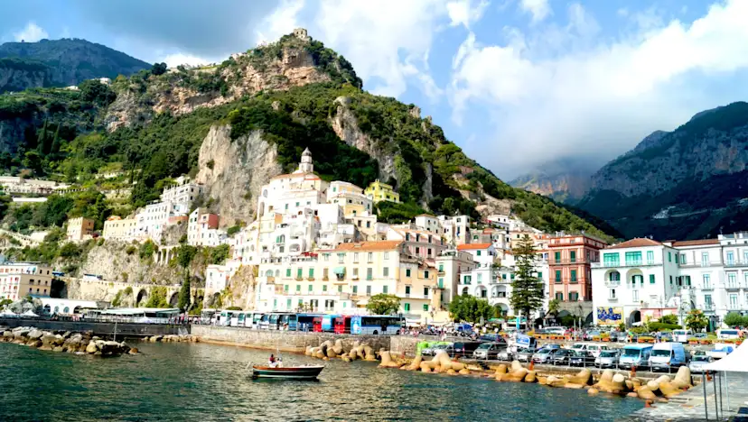 Uferpromenade_von_Amalfi.jpg?w=828&q=50&fm=webp