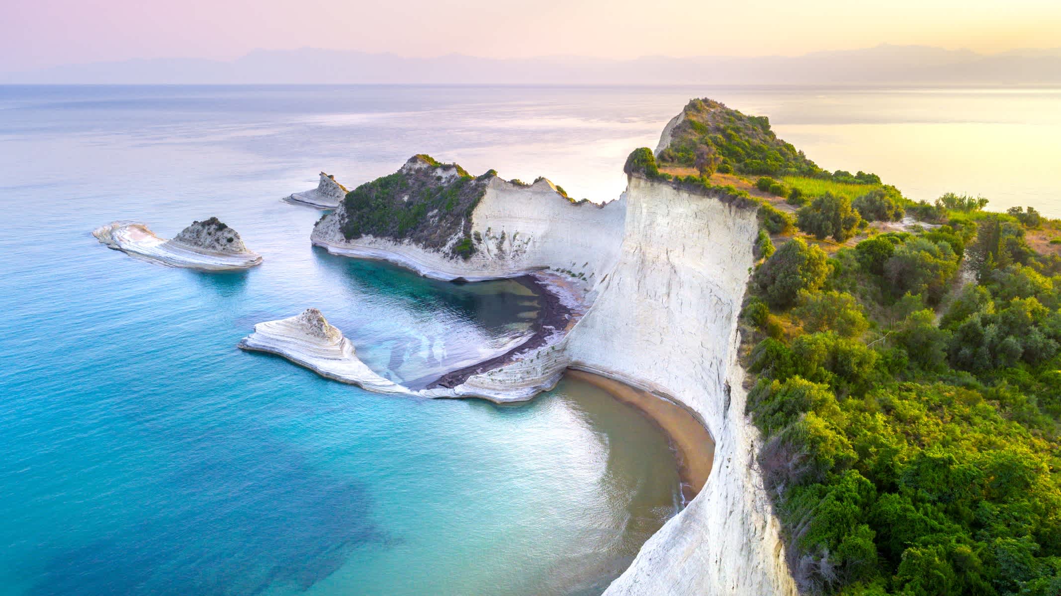 Belle vue sur le cap Drastis sur l'île de Corfou en Grèce.