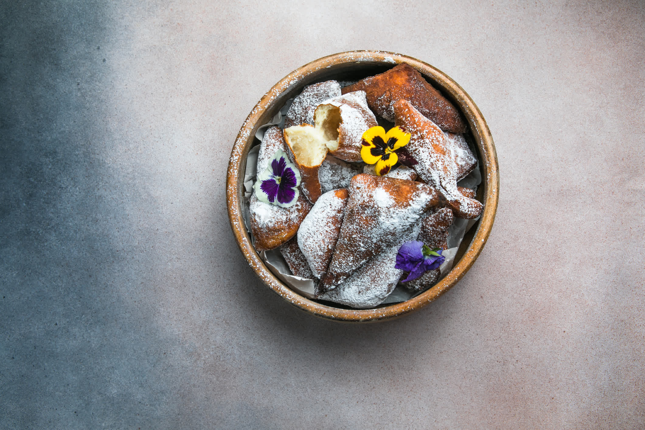 Mandazi ist ein leicht süßes ostafrikanisches Street Food