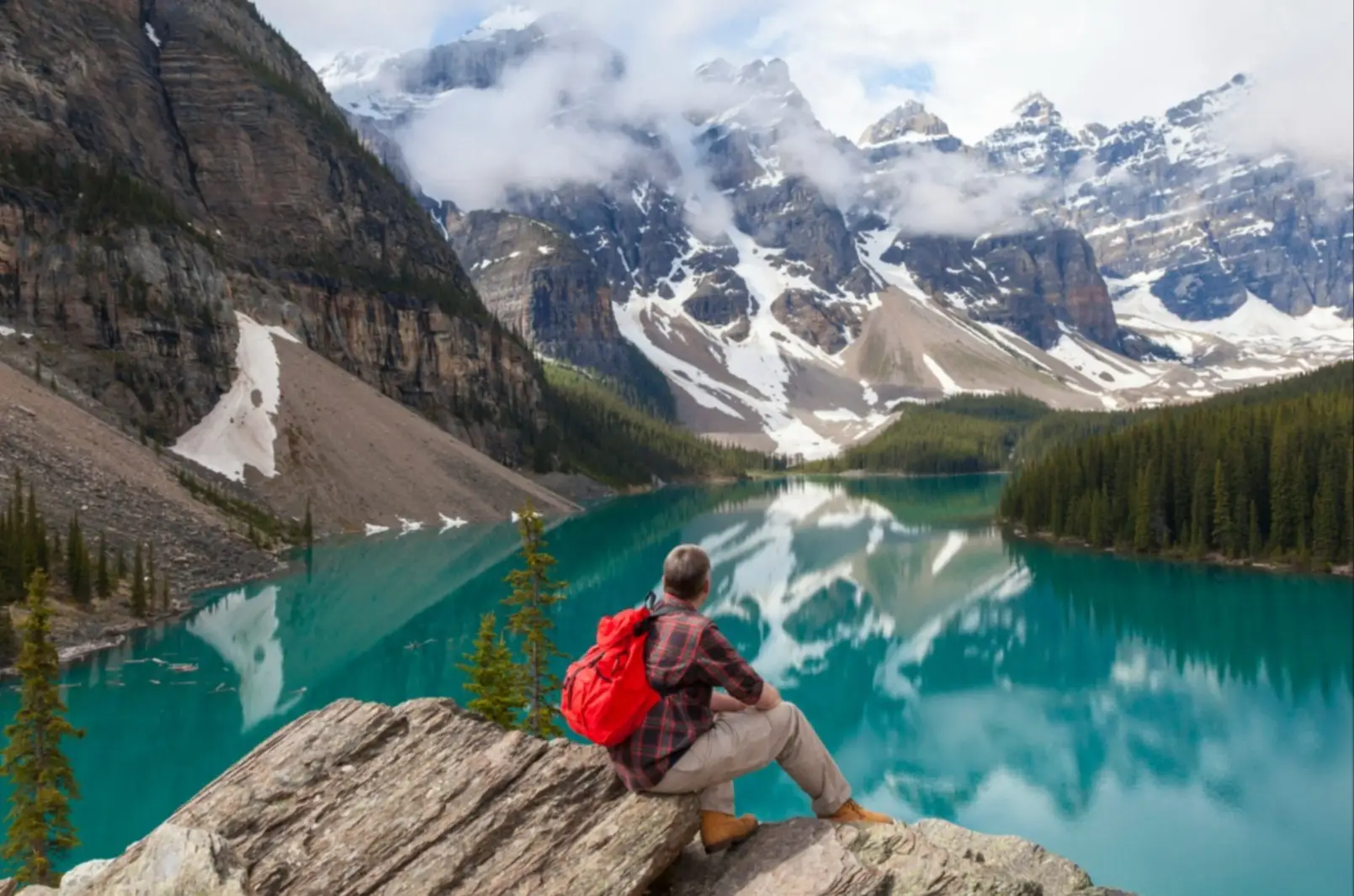 Kanada Wandern Wanderer am Moraine Lake in den Rocky Mountains, Banff National Park, Kanada.