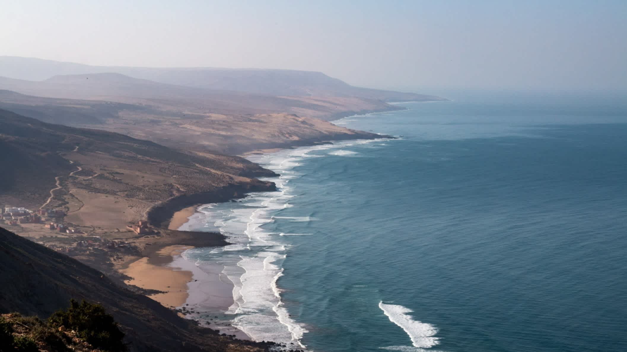 Vue aérienne de la côte près d'Imsouane, Maroc


