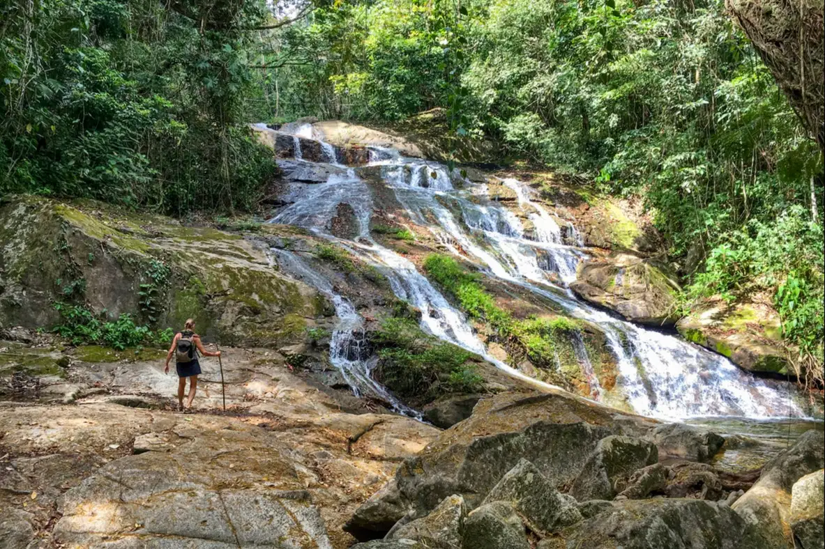 Wasserfall im Mayflower Bocawina National Park, Belize.