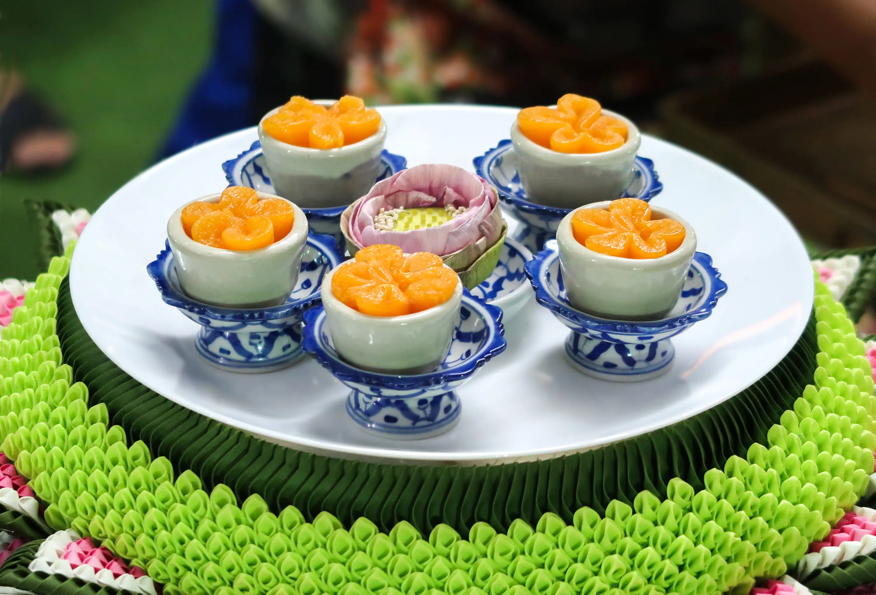 Thailand, Kulinarik Eine Ablage mit Thai Dessert, Tong Yip