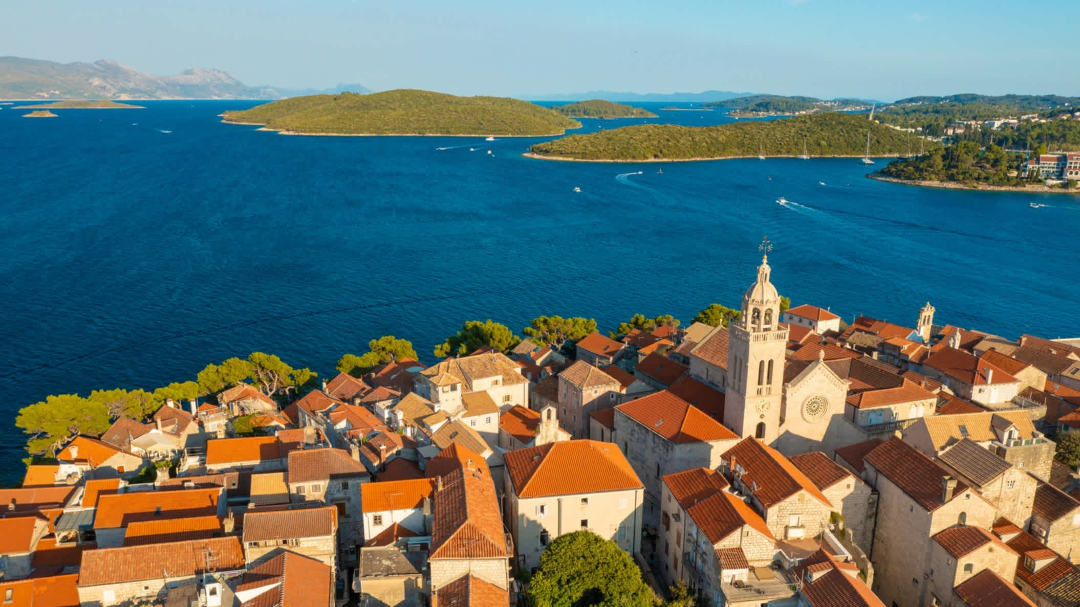 Luftaufnahme der Stadt Korcula auf der Insel Korcula, Adria, Kroatien