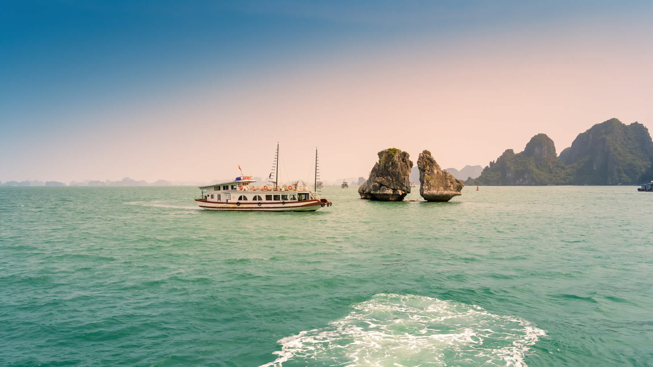 Blick auf die Ha Long Bucht, Provinz Quang Ninh, Vietnam